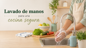 Lavado de manos y seguridad alimentaria en una cocina familiar antes de preparar alimentos